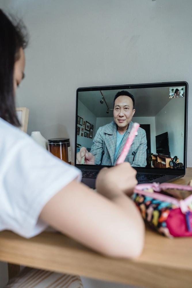 翶思 · 积极成长中心

学生在家参与辅导